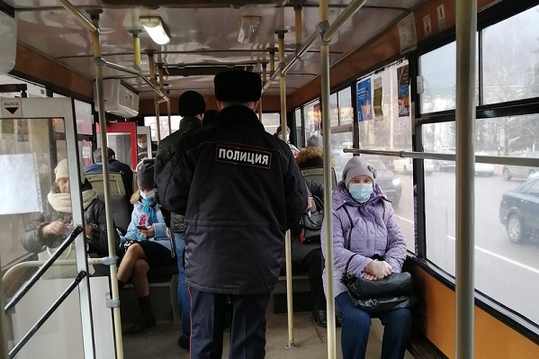 В Тамбове водители и пассажиры автобусов нарушили масочный режим
