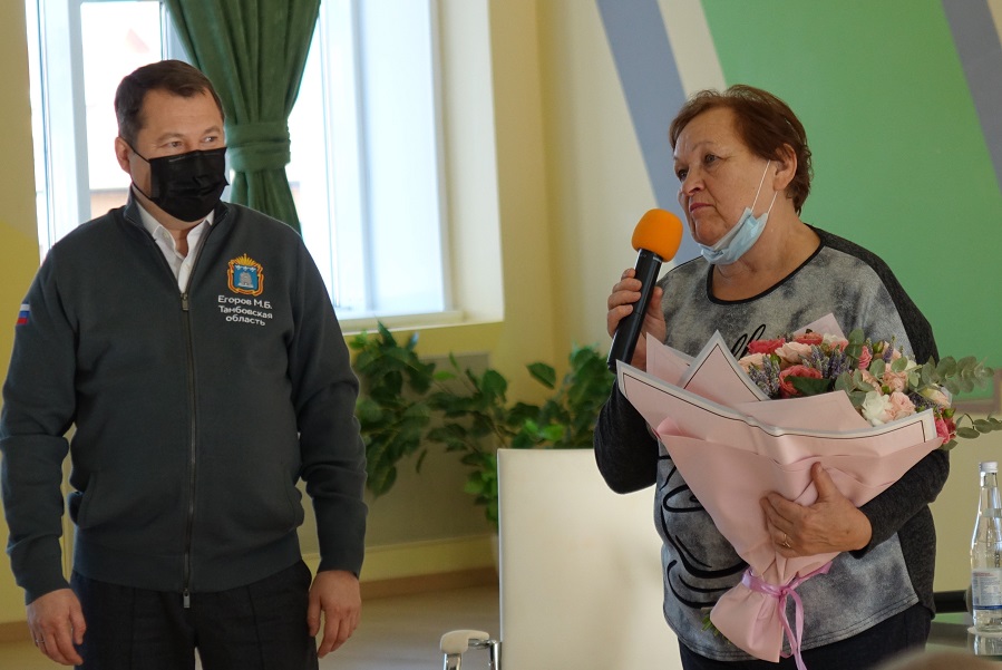 Тамбовского педагога поздравили с присвоением почётного звания "Народный учитель Российской Федерации"