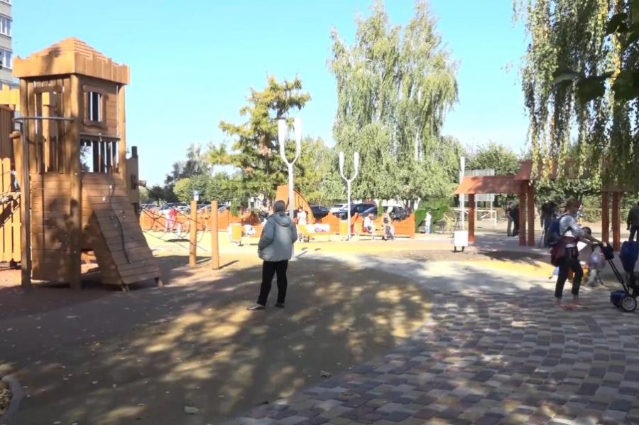 Глава Тамбова вновь приехала с проверкой в детский деревянный городок на Набережной