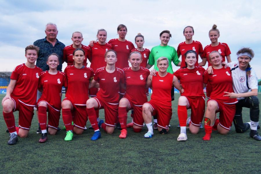 Женская "Академия футбола" разгромила азовскую "Дончанку"