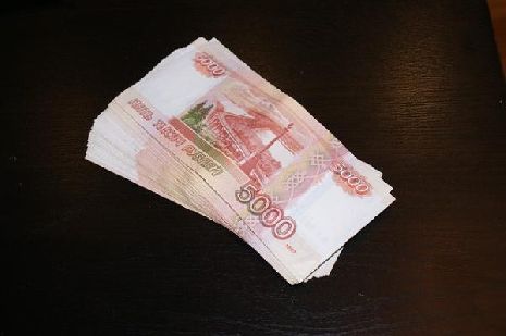 Житель Знаменки выплатил долг по алиментам после ареста автомобиля