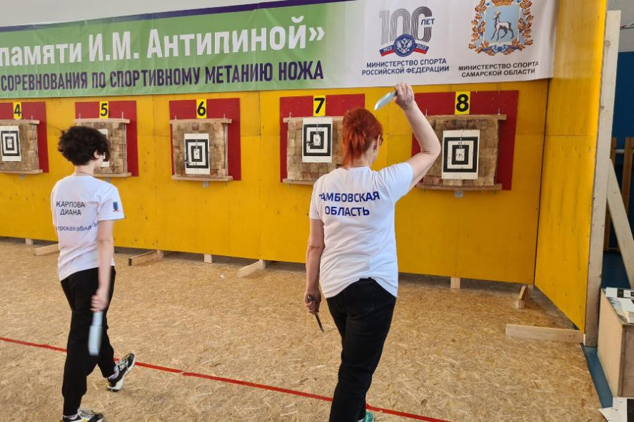 Тамбовчане достойно выступили на Всероссийских соревнованиях по метанию ножа