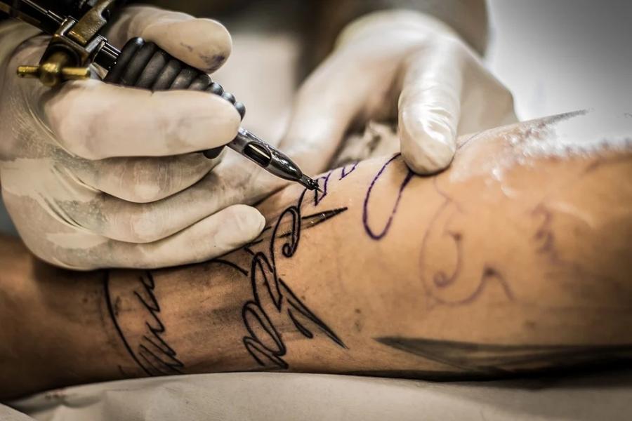 Заключённого в Моршанске оштрафовали за татуировку с восьмиконечной звездой