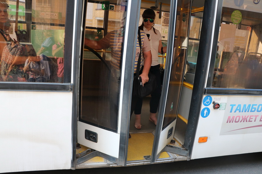 Пассажир в автобусе Тамбова выслушал мат от кондуктора