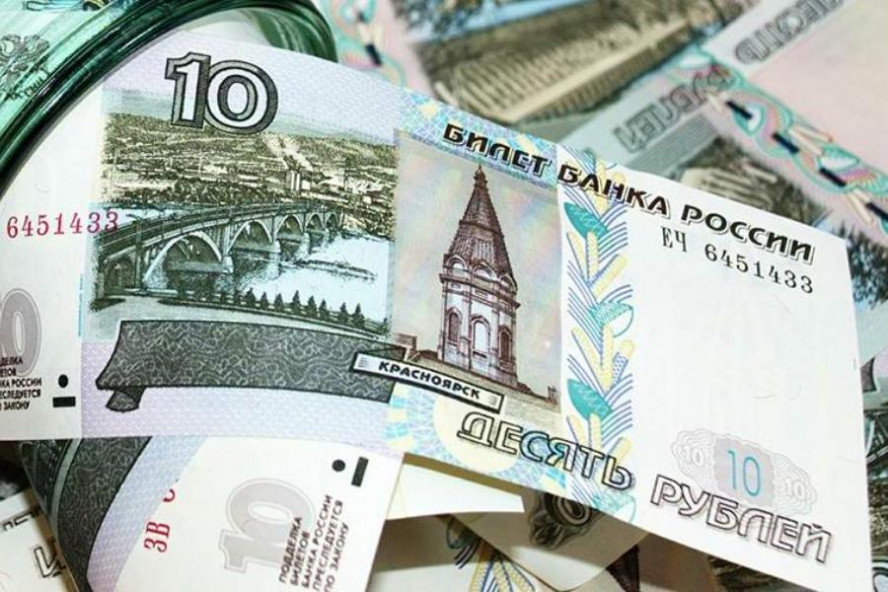 В России начали печатать купюры номиналом 5 и 10 рублей
