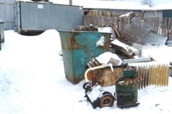 В Тамбовской области мужчина украл металлические контейнеры