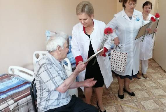 В ветеранском госпитале поздравили участников Великой Отечественной войны 