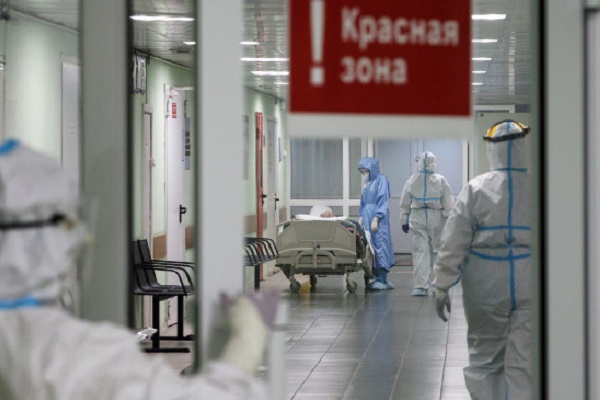 Вирусолог предупредил о риске появления новых вариантов COVID-19 в России