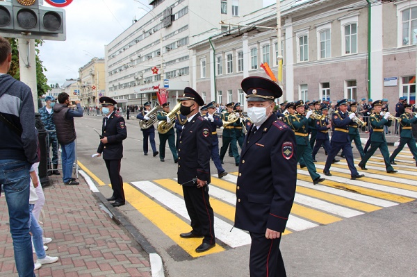 В день Парада Победы за общественным порядком следили более 300 полицейских