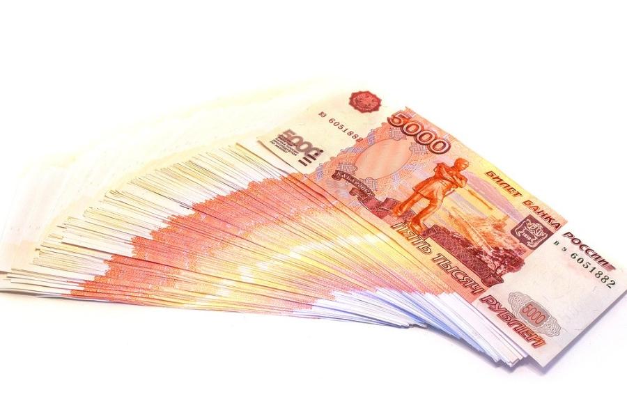В Тамбовской области пенсионерку обманули на сотни тысяч рублей