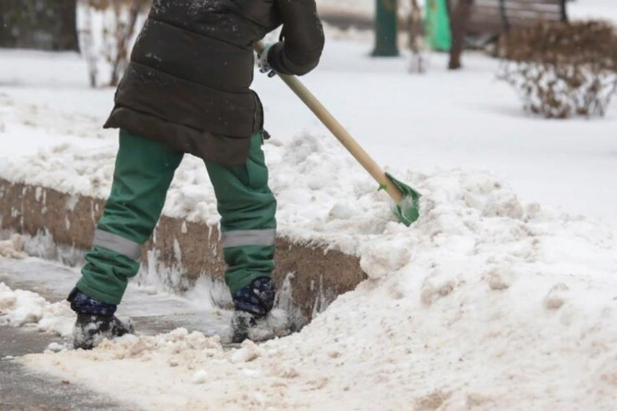 Тамбовским предпринимателям напомнили об обязанности убирать снег и наледь со своей территории