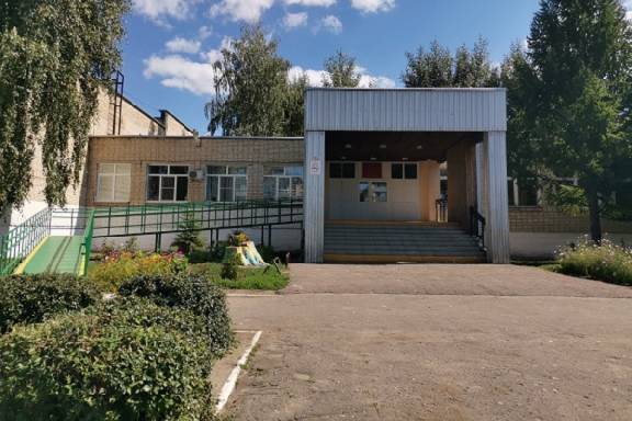 Родители учеников пожаловались на отсутствие учителей в Тамбовском районе