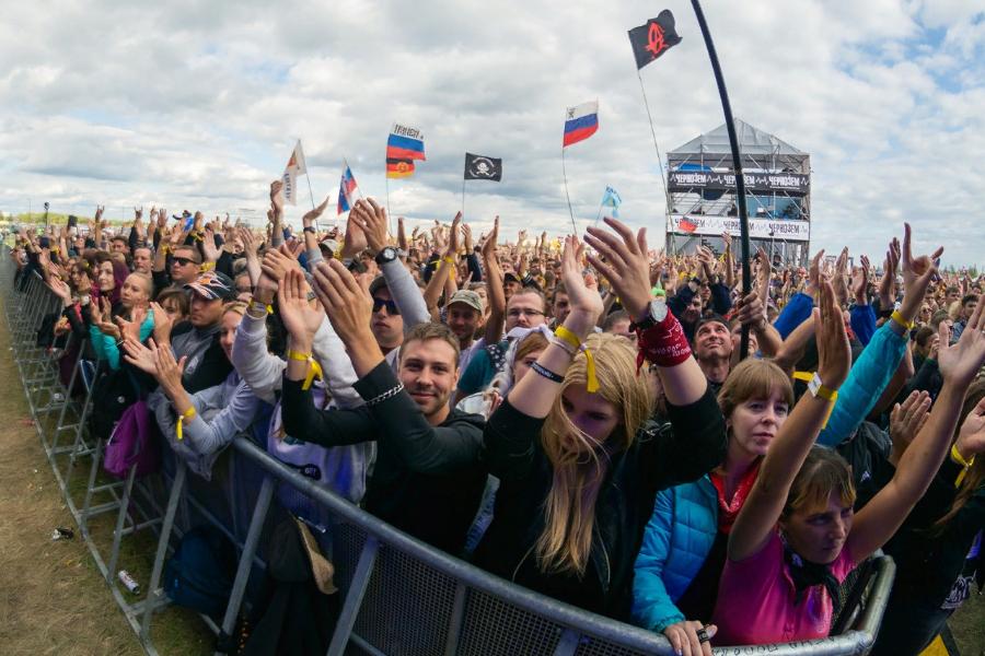 Стала известна почасовая программа рок-фестиваля "Чернозём"