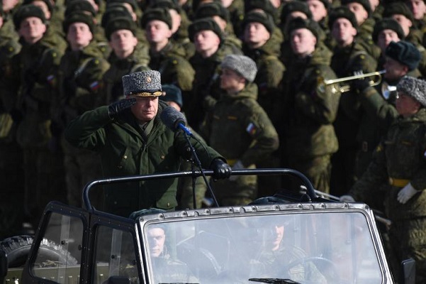 Путин отменил каракулевые шапки в форме высших офицеров и полковников ВС России