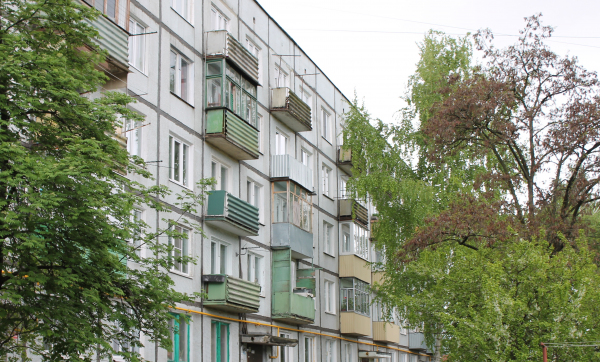 В многоэтажке на улице Дегтярёва лишь спустя год появилась горячая вода