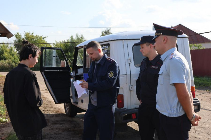 Во время рейда полиция выявила 11 подростков, которые находились ночью на улицах без присмотра взрослых
