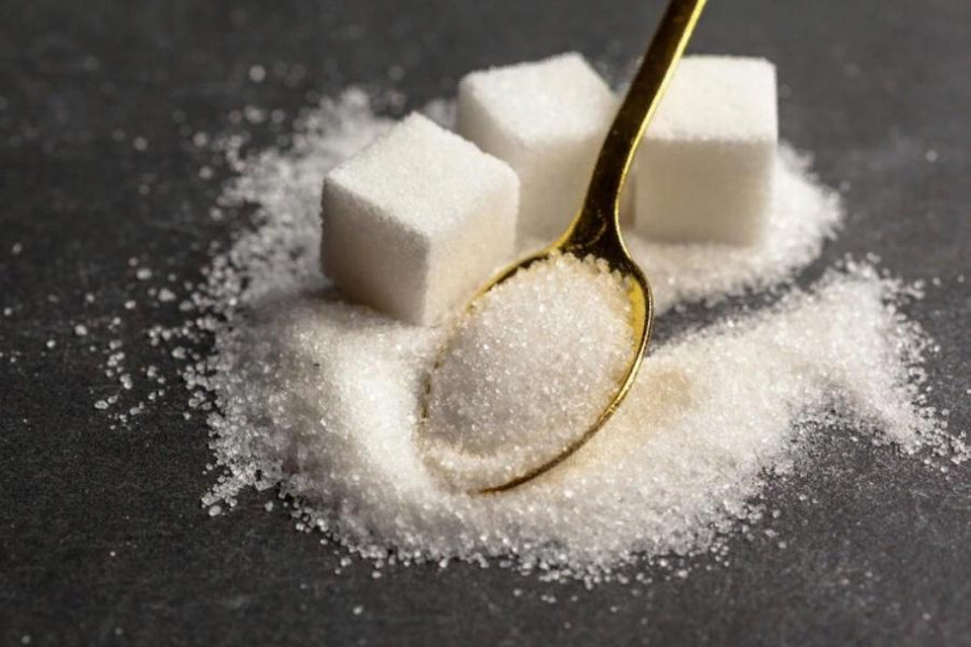 Врач рассказала, какое количество сахара можно съедать в день