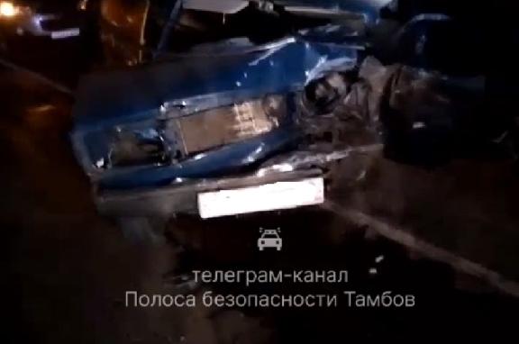 На трассе в Мордовском округе водитель ВАЗа устроил встречное ДТП