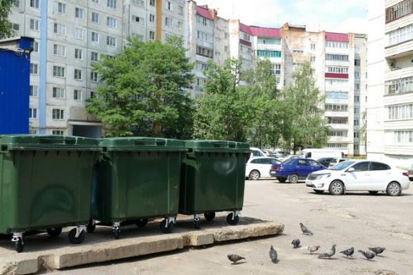 В Котовске на двадцати контейнерных площадках установили новые евроконтейнеры