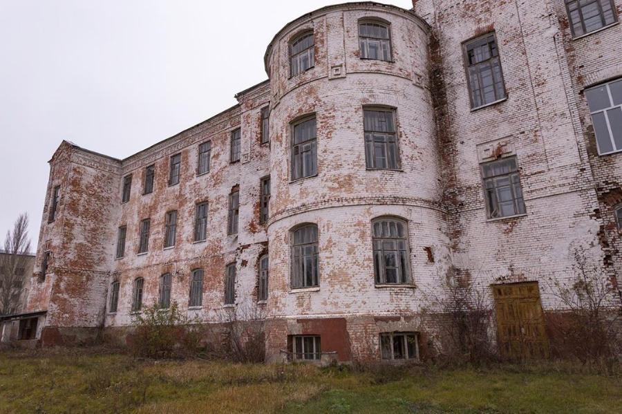 В областной Думе вновь обсудили судьбу здания бывшего сельхозтехникума в Чакино 