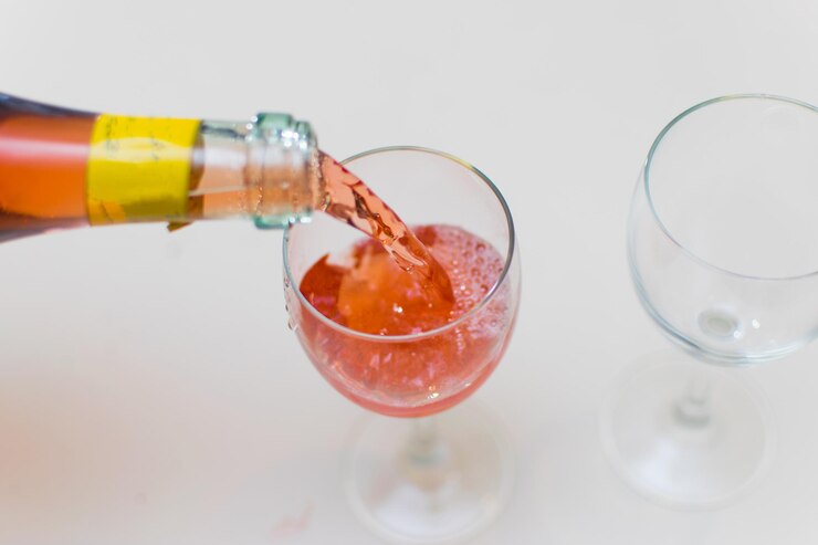 Нарколог заявила, что детское шампанское провоцирует тягу к алкоголю