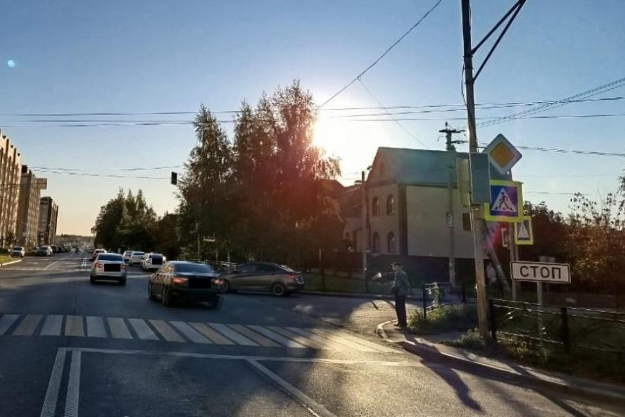 На севере Тамбова водитель иномарки сбил девочку на пешеходном переходе