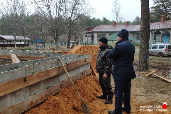 Глава Котовска Алексей Плахотников ознакомился с ходом работ в загородных лагерях
