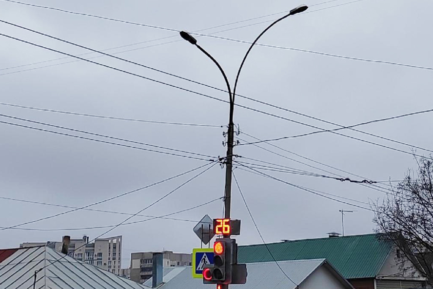 На улице Чичканова в Тамбове меняют уличные светильники