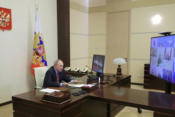Президент поручил правительству выровнять цены на жильё в России