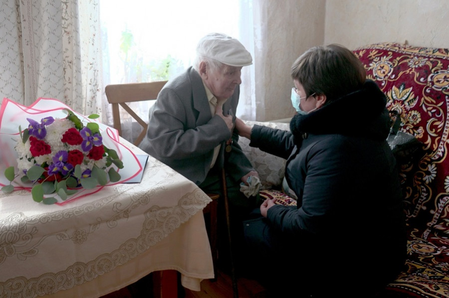 В Тамбове ветерана Великой Отечественной войны поздравили со 100-летием