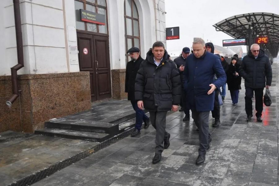 Глава региона обсудил с начальником ЮВЖД развитие железнодорожного транспорта в области