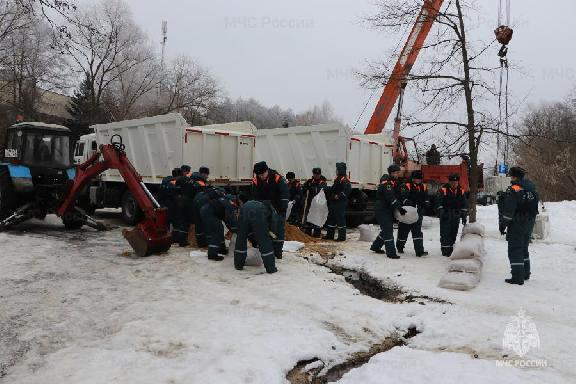 Тамбовские спасатели принимают участие во всероссийских учениях МЧС