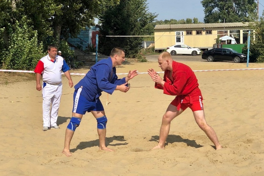 Впервые в Тамбовской области провели турнир по пляжному самбо