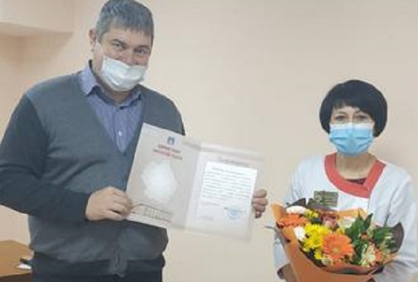 Медиков Тамбовской ЦРБ наградили за вклад в борьбу с коронавирусом
