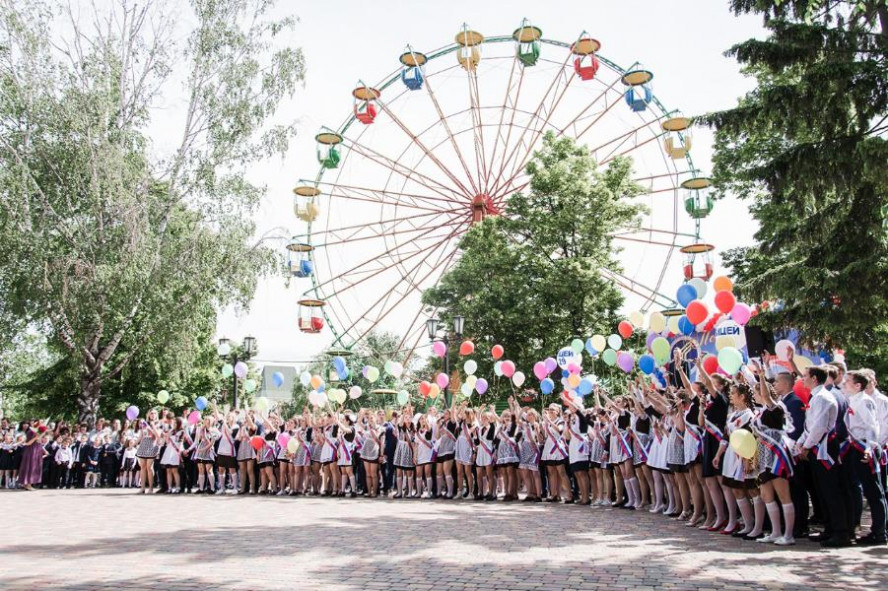 "Последний звонок" прозвенит для 12 тысяч выпускников школ в Тамбовской области