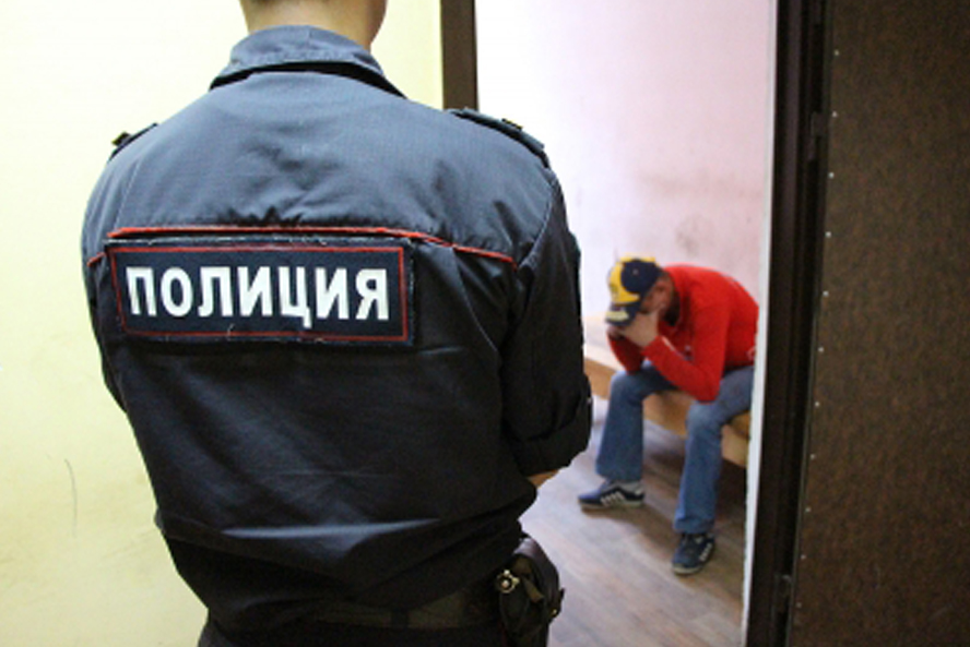 В Тамбовской области задержали курьера, работавшего на мошенников