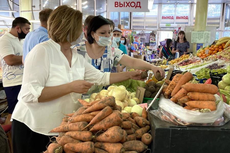 В России работают меры по снижению цен на овощи, предложенные депутатами "Единой России"