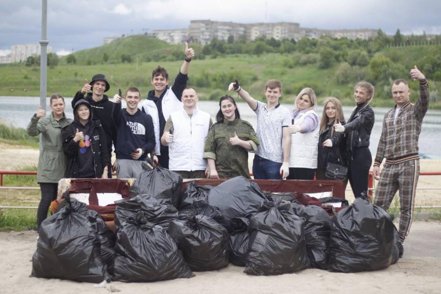 В Ласковском карьере собрали более 20 мешков мусора