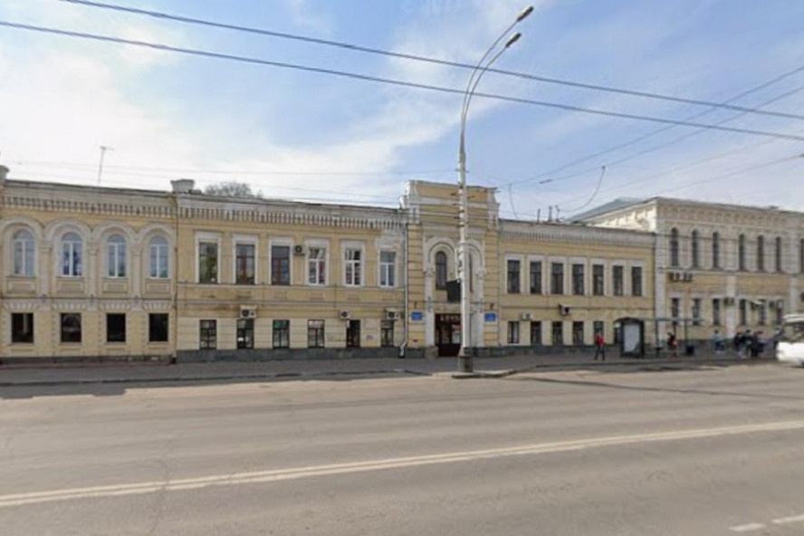 В Тамбове вандал разбил остановку на Советской 