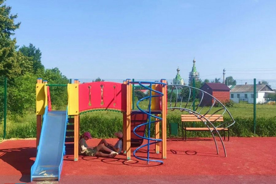В сёлах Тамбовского округа появились новое освещение, дворы и детская площадка
