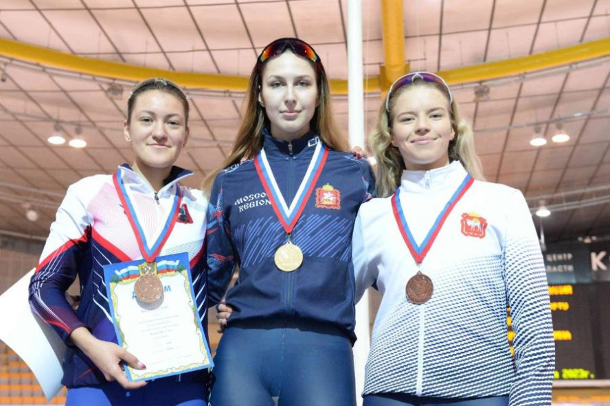 Тамбовчанка завоевала три "золота" на Кубке Союза конькобежцев России