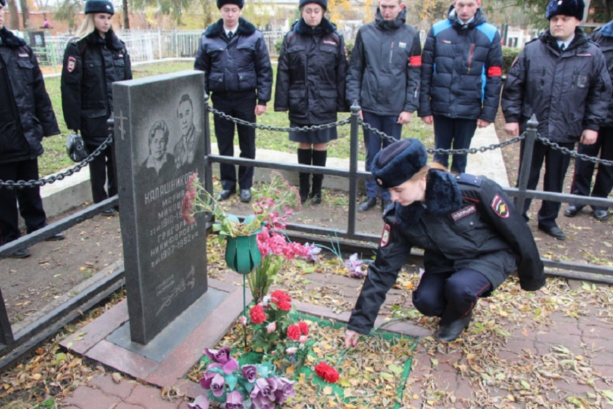 В Тамбове полицейские почтили память погибших сотрудников ОВД