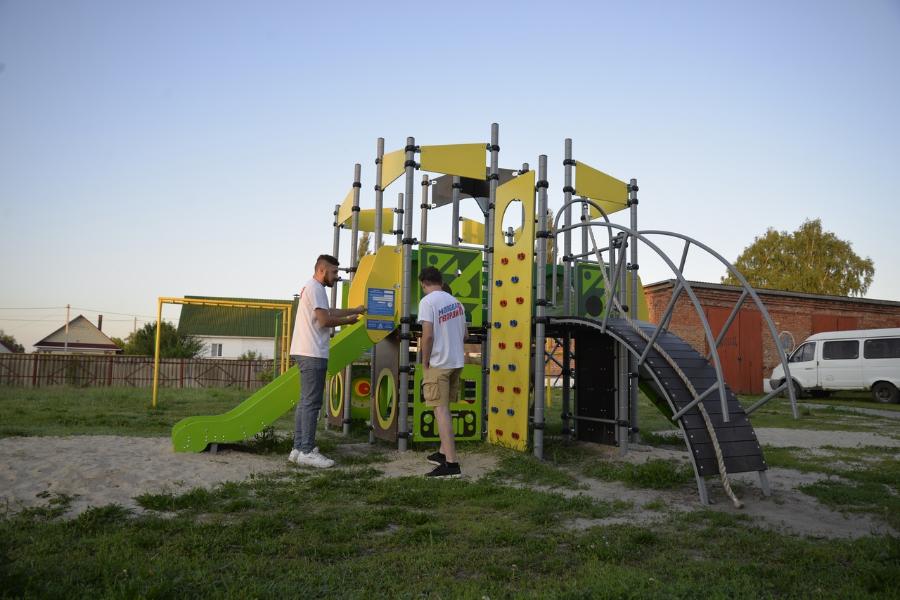 В одном из сёл Рассказовского района оборудовали детскую и спортивную площадки