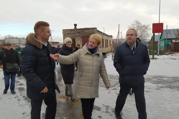 Максим Косенков вместе с представителями Минстроя и ОНФ оценили благоустройство дворов Тамбова
