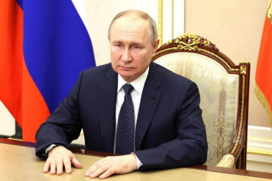 Путин подписал закон о конфискации имущества за фейки об армии РФ