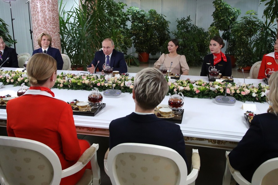 Путин анонсировал новые шаги по созданию в России единой системы поддержки семей