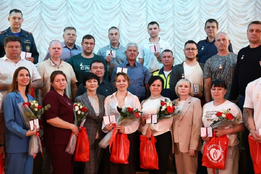 В Тамбове вручили нагрудные знаки "Почётный донор России"