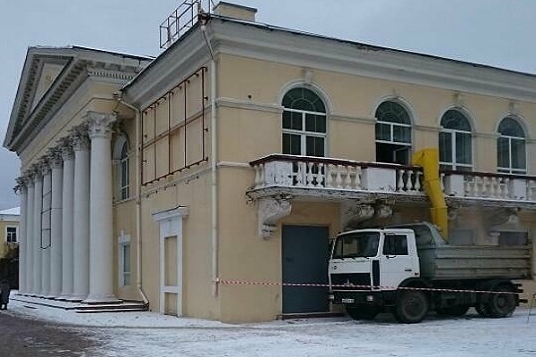 Собственнику здания бывшего кинотеатра "Родина" грозит наказание