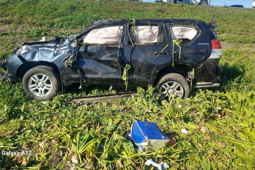 В Первомайском округе внедорожник перевернулся в кювет: двое погибли на месте