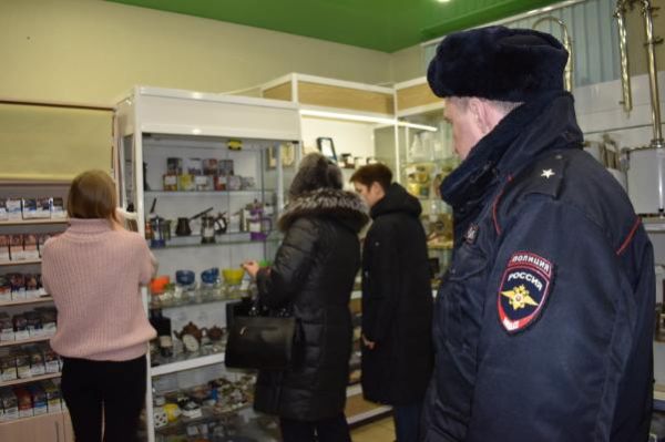 В Моршанске проверили торговые точки на наличие никотинсодержащей продукции